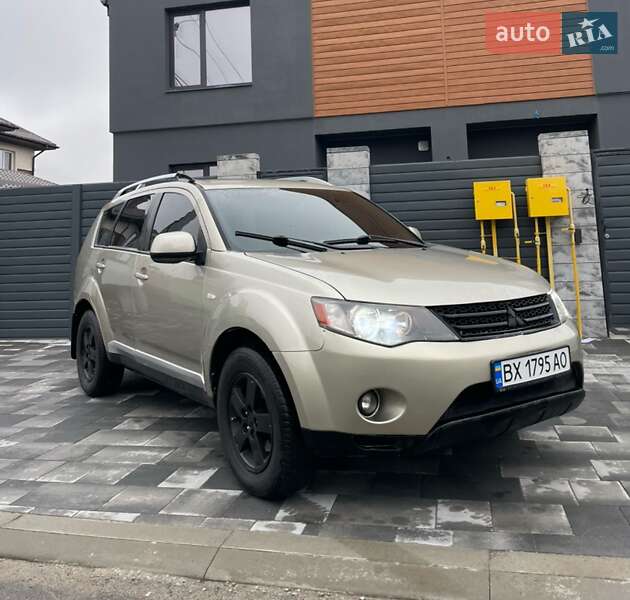 Внедорожник / Кроссовер Mitsubishi Outlander 2007 в Софиевской Борщаговке