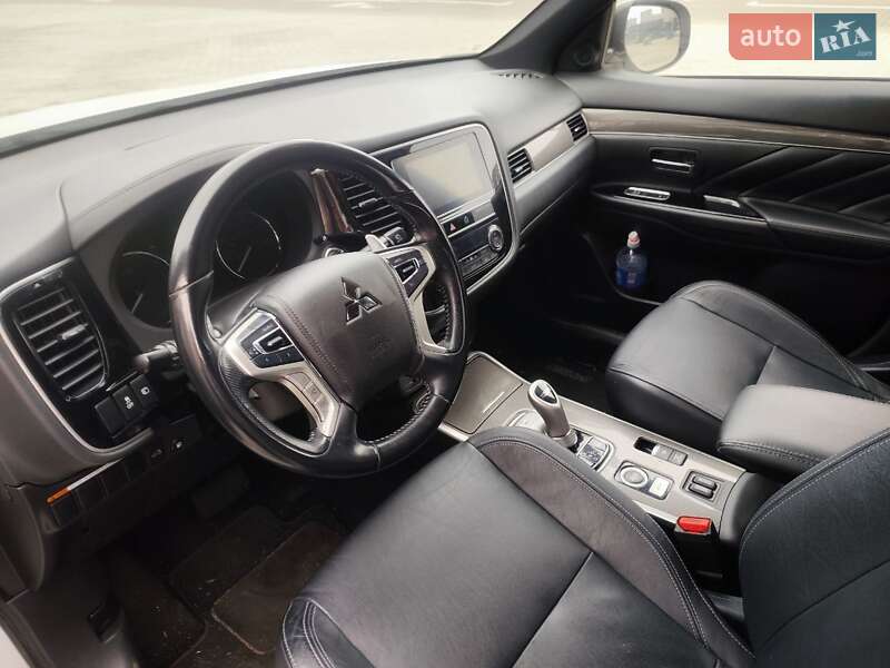 Внедорожник / Кроссовер Mitsubishi Outlander 2019 в Киеве