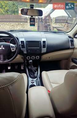 Внедорожник / Кроссовер Mitsubishi Outlander 2007 в 