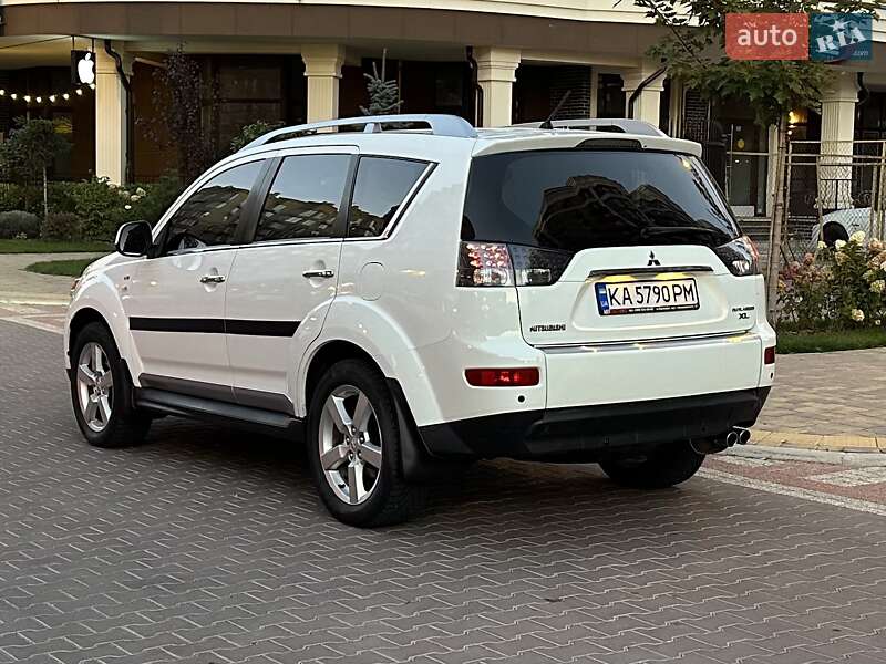 Внедорожник / Кроссовер Mitsubishi Outlander 2010 в Киеве