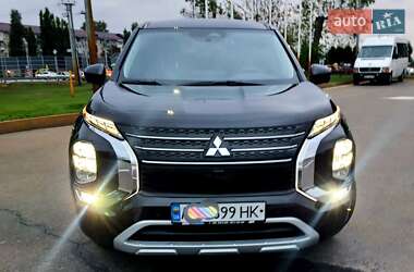 Внедорожник / Кроссовер Mitsubishi Outlander 2024 в Киеве