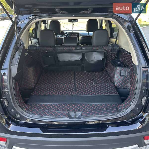 Внедорожник / Кроссовер Mitsubishi Outlander 2018 в Запорожье