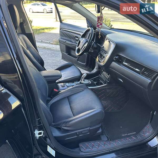 Внедорожник / Кроссовер Mitsubishi Outlander 2018 в Запорожье