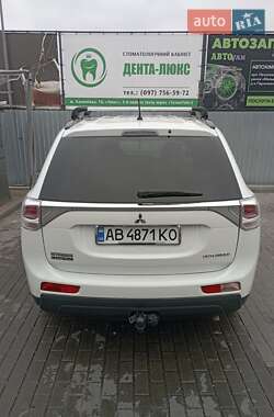 Внедорожник / Кроссовер Mitsubishi Outlander 2013 в 
