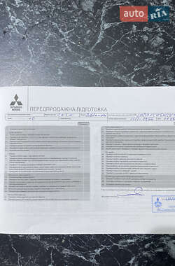 Внедорожник / Кроссовер Mitsubishi Outlander 2012 в 