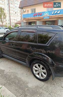 Внедорожник / Кроссовер Mitsubishi Outlander 2011 в 