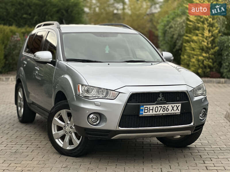 Mitsubishi Outlander 2011