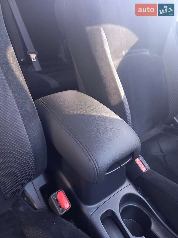 Позашляховик / Кросовер Mitsubishi Outlander 2010 в Полтаві