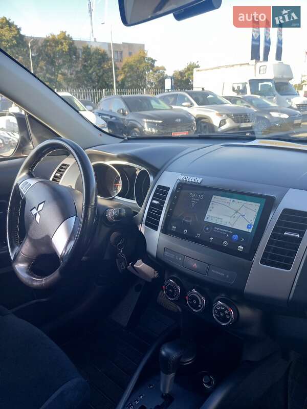 Позашляховик / Кросовер Mitsubishi Outlander 2010 в Полтаві