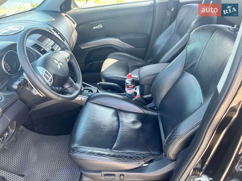 Внедорожник / Кроссовер Mitsubishi Outlander 2010 в Киеве