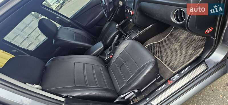 Внедорожник / Кроссовер Mitsubishi Outlander 2008 в Киеве фото 17 Внедорожник / Кроссовер Mitsubishi Outlander 2008 в Киеве