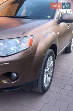 Позашляховик / Кросовер Mitsubishi Outlander 2009 в Сарнах