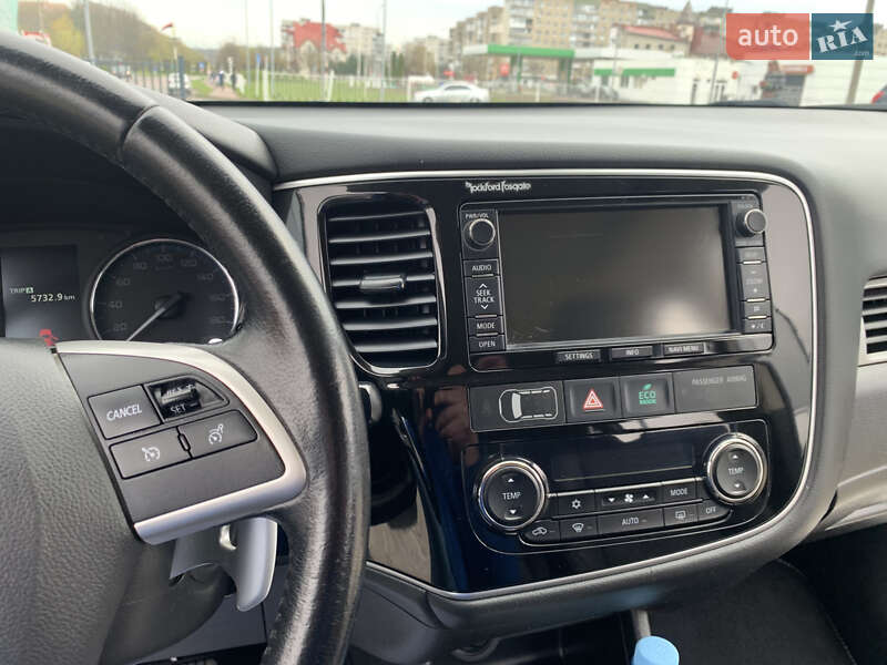 Внедорожник / Кроссовер Mitsubishi Outlander 2014 в Ивано-Франковске фото 4 Внедорожник / Кроссовер Mitsubishi Outlander 2014 в Ивано-Франковске
