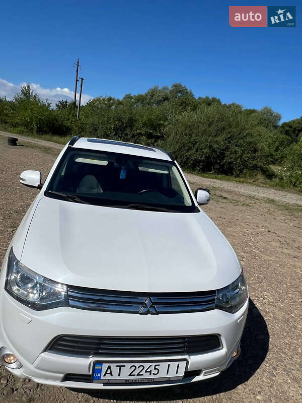 Внедорожник / Кроссовер Mitsubishi Outlander 2014 в Ивано-Франковске фото 22 Внедорожник / Кроссовер Mitsubishi Outlander 2014 в Ивано-Франковске