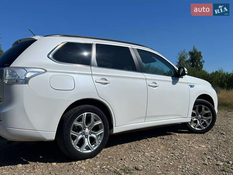 Внедорожник / Кроссовер Mitsubishi Outlander 2014 в Ивано-Франковске фото 30 Внедорожник / Кроссовер Mitsubishi Outlander 2014 в Ивано-Франковске