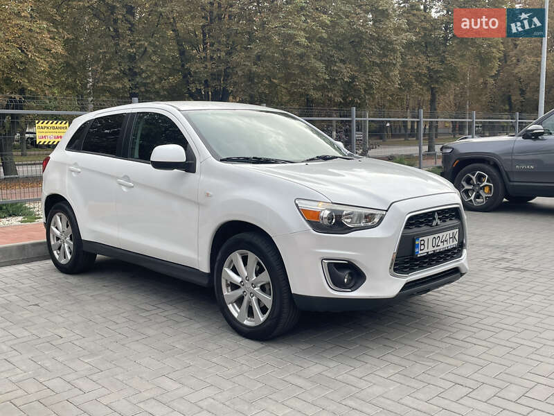 Внедорожник / Кроссовер Mitsubishi Outlander 2015 в Кременчуге