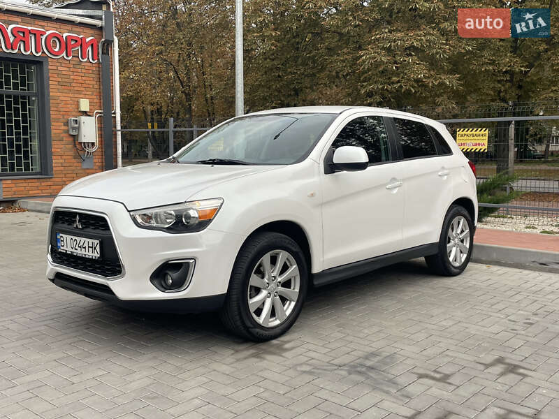 Внедорожник / Кроссовер Mitsubishi Outlander 2015 в Кременчуге