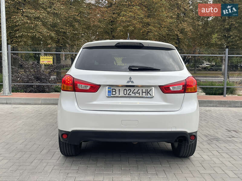 Внедорожник / Кроссовер Mitsubishi Outlander 2015 в Кременчуге