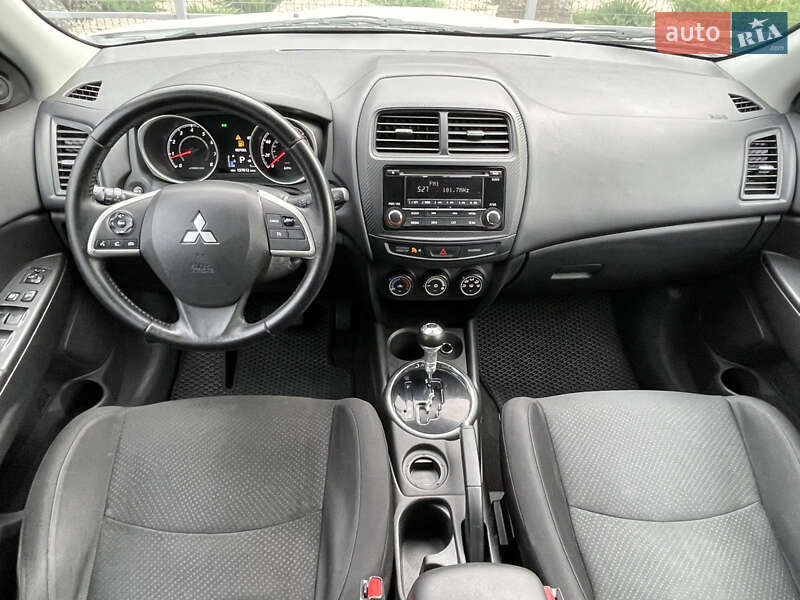 Внедорожник / Кроссовер Mitsubishi Outlander 2015 в Кременчуге