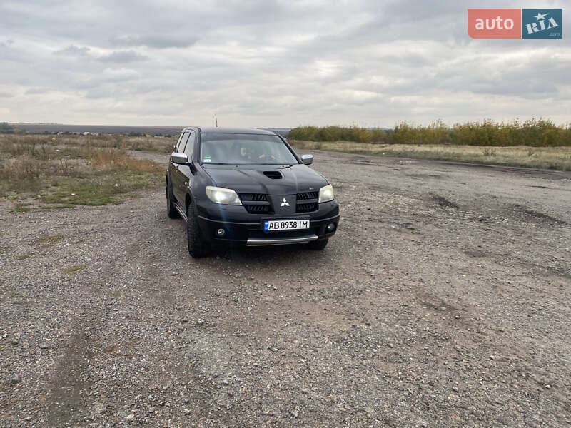 Внедорожник / Кроссовер Mitsubishi Outlander 2005 в Погребище