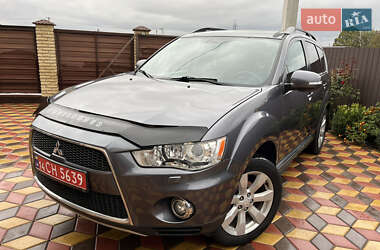 Внедорожник / Кроссовер Mitsubishi Outlander 2012 в 