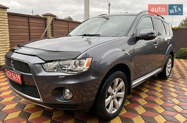 Внедорожник / Кроссовер Mitsubishi Outlander 2012 в 