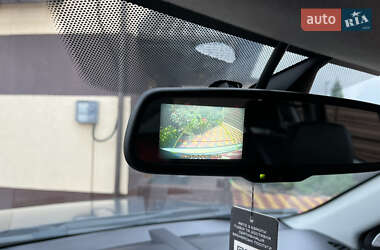 Внедорожник / Кроссовер Mitsubishi Outlander 2012 в 