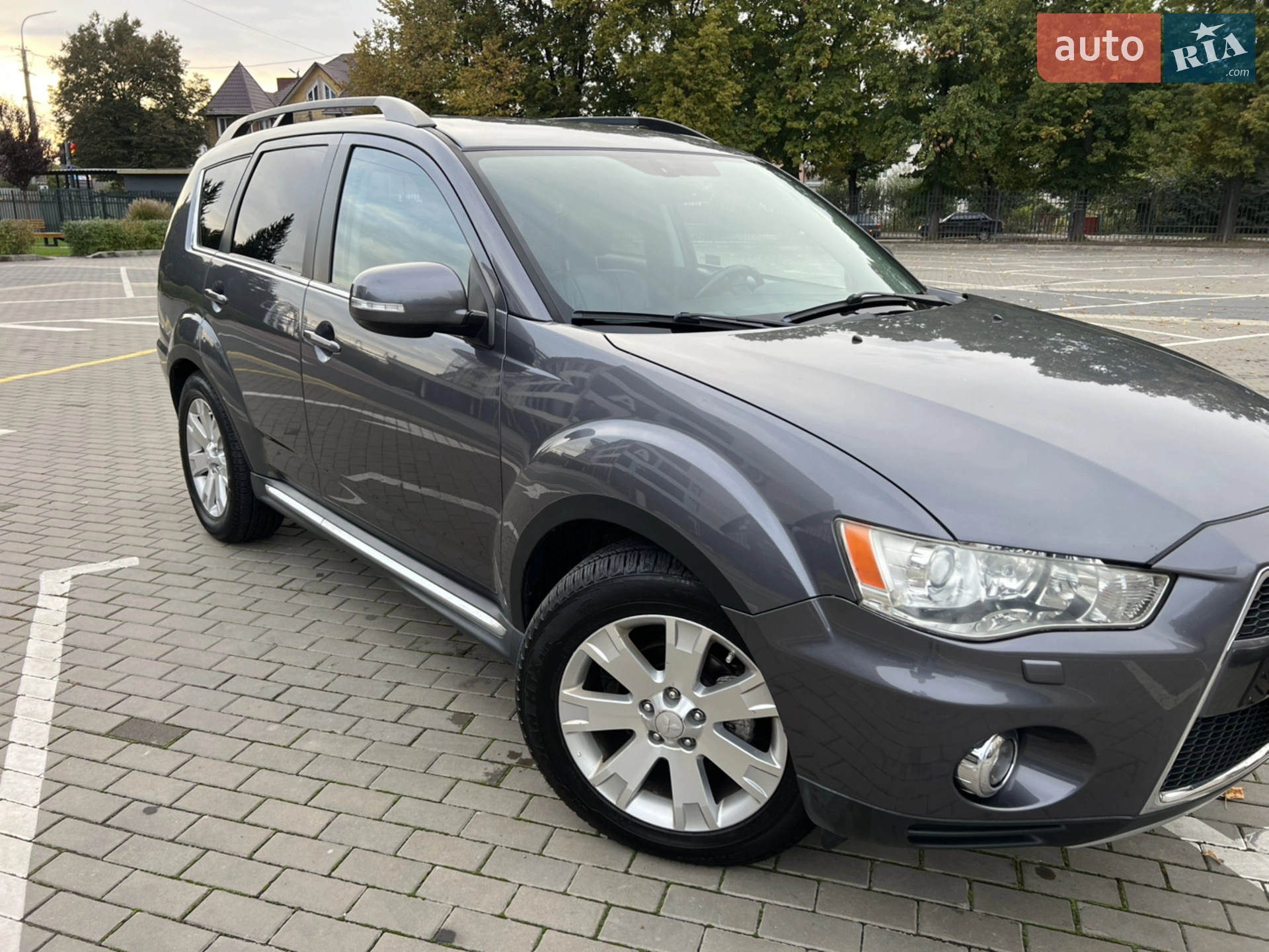 2011 Mitsubishi Outlander - фото 1