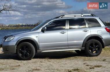 Позашляховик / Кросовер Mitsubishi Outlander 2005 в 