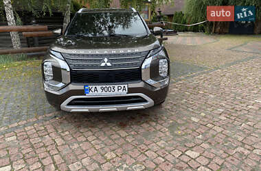 Позашляховик / Кросовер Mitsubishi Outlander 2021 в Києві