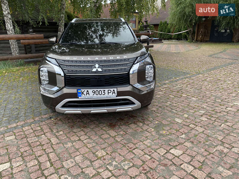 Mitsubishi Outlander 2021