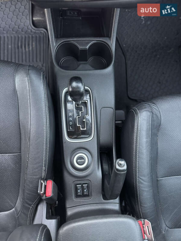 Позашляховик / Кросовер Mitsubishi Outlander 2013 в Валках