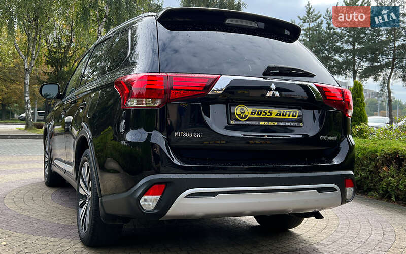 Позашляховик / Кросовер Mitsubishi Outlander 2019 в Львові фото 7 Позашляховик / Кросовер Mitsubishi Outlander 2019 в Львові