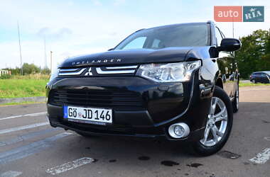 Внедорожник / Кроссовер Mitsubishi Outlander 2013 в 
