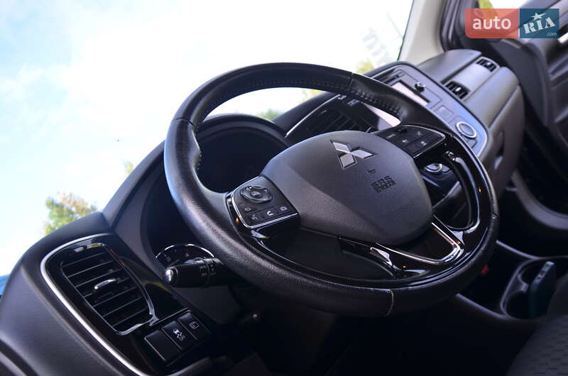 Внедорожник / Кроссовер Mitsubishi Outlander 2013 в Дрогобыче