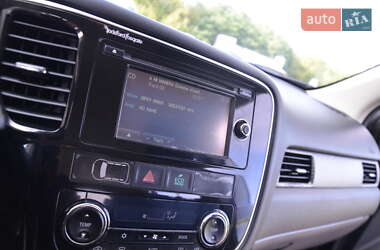 Внедорожник / Кроссовер Mitsubishi Outlander 2013 в 