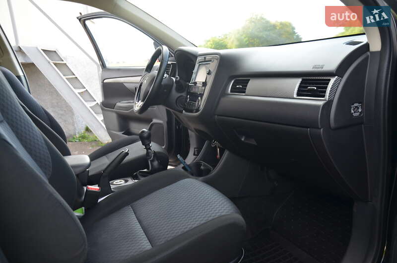 Внедорожник / Кроссовер Mitsubishi Outlander 2013 в Дрогобыче