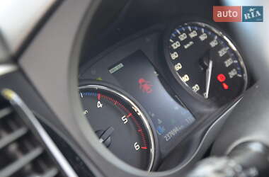 Внедорожник / Кроссовер Mitsubishi Outlander 2013 в 
