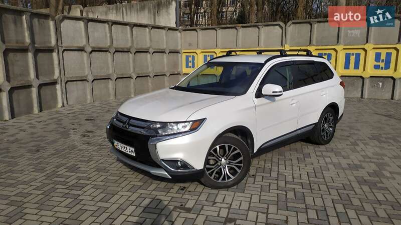 Внедорожник / Кроссовер Mitsubishi Outlander 2016 в Днепре