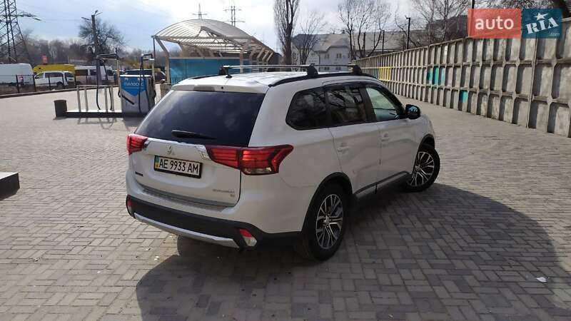 Внедорожник / Кроссовер Mitsubishi Outlander 2016 в Днепре