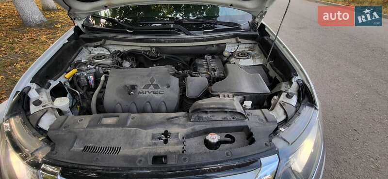 Позашляховик / Кросовер Mitsubishi Outlander 2016 в Полтаві