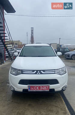 Внедорожник / Кроссовер Mitsubishi Outlander 2013 в Калуше