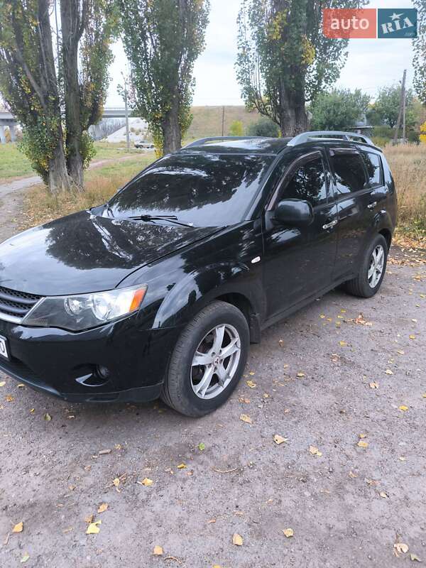 Внедорожник / Кроссовер Mitsubishi Outlander 2008 в 