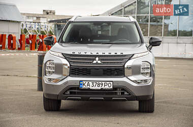 Позашляховик / Кросовер Mitsubishi Outlander 2021 в  фото 9 Позашляховик / Кросовер Mitsubishi Outlander 2021 в