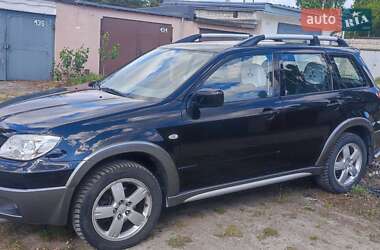Внедорожник / Кроссовер Mitsubishi Outlander 2005 в 