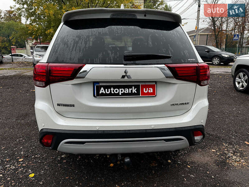 Внедорожник / Кроссовер Mitsubishi Outlander 2019 в Киеве