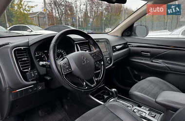Внедорожник / Кроссовер Mitsubishi Outlander 2019 в 