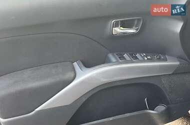 Внедорожник / Кроссовер Mitsubishi Outlander 2007 в 