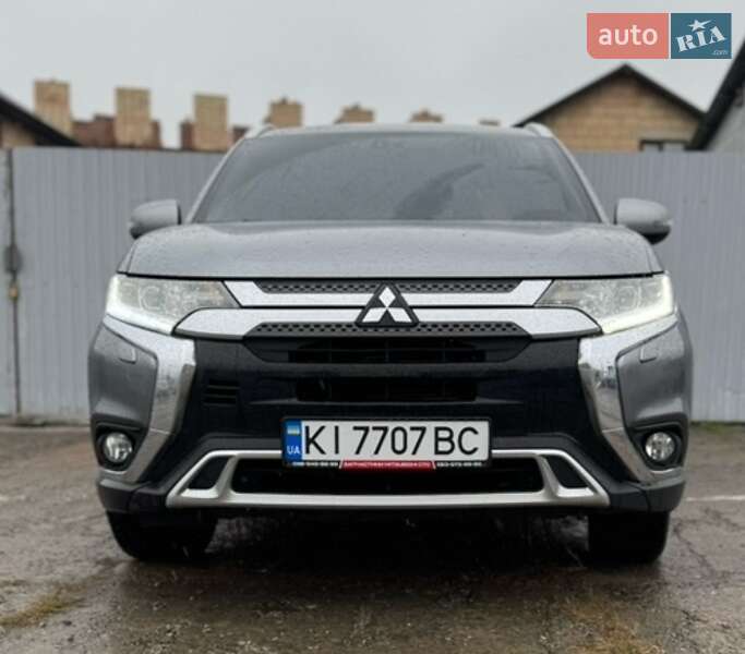 Позашляховик / Кросовер Mitsubishi Outlander 2018 в Києві