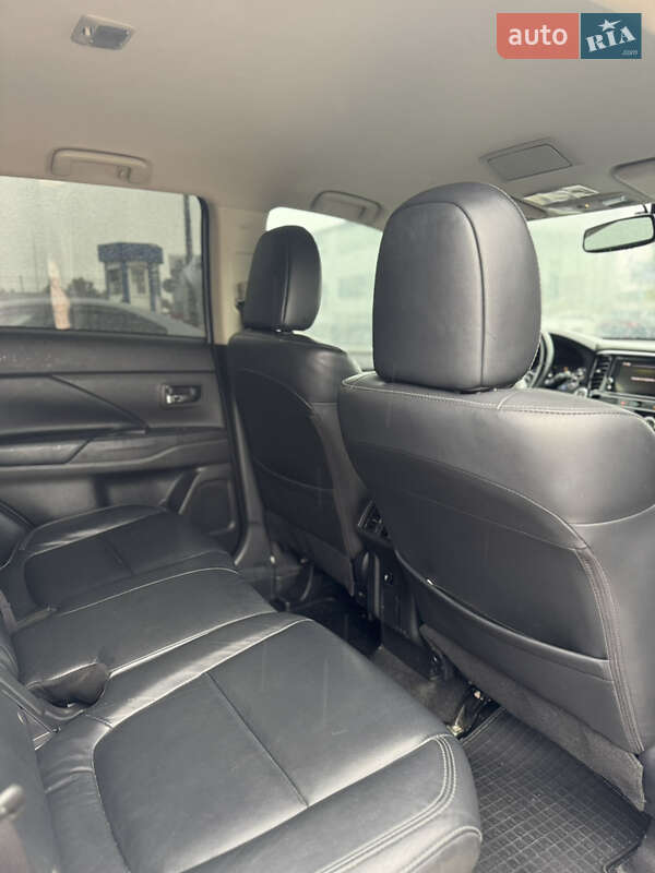 Позашляховик / Кросовер Mitsubishi Outlander 2018 в Києві